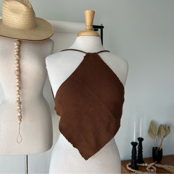 BROWN KNIT CROPPED HALTER TOP - Picture 9 of 9